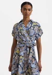 Lauren Ralph Lauren Petite FRATILLIO FLORAL BELTED CREPE DRESS - Vapaa-ajan mekko - blue multi