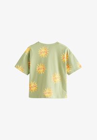 Unselected, green sun character