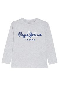 Szara koszulka z długim rękawem z niebieskim logo "Pepe Jeans London" oraz teksturowanym wzorem wokół liter.