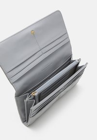 Valentino Bags OCARINA - Portefeuille - perla