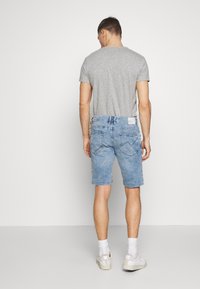 TOM TAILOR DENIM REGULAR FIT - Jeansshort - used light stone blue denim