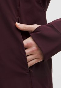 lululemon MIST OVER WINDBREAKER - Tuulitakki - goodnight plum