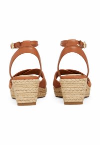 Tommy Hilfiger Sandalen met sleehak - cinnamon bark