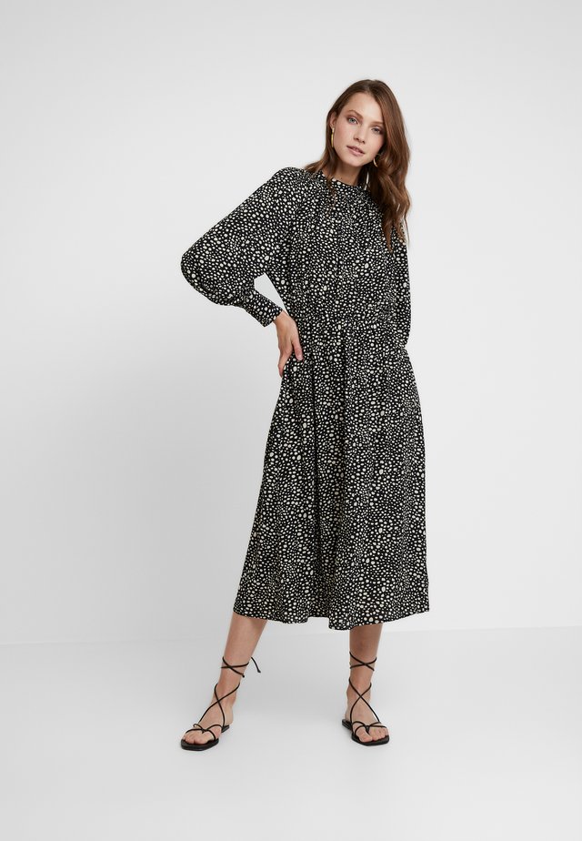 NEIMA ANIMAL - Robe longue - black