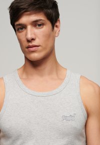 Superdry & Co ESSENTIAL ciemnoszary