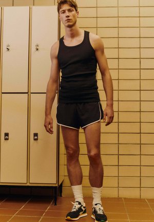 HOFF Sneaker low - black