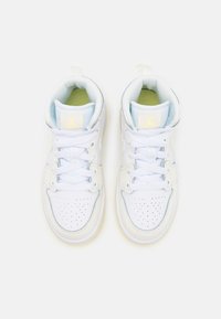 Jordan JORDAN 1 MID UNISEX - Krepšinio batai - sail/light laser orange/white