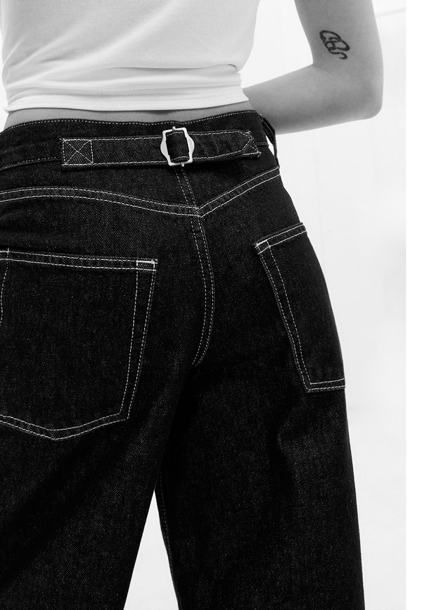 LOGAN - Straight leg jeans - rinse3