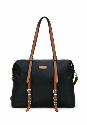 Bolso de nylon negro con asas de cuero marrón, herrajes plateados y hebillas decorativas. Cuenta con un cierre superior de cremallera y una etiqueta con el logo.