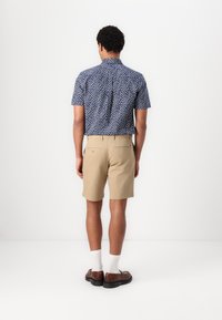 Tommy Hilfiger BROOKLYN - Short - camel