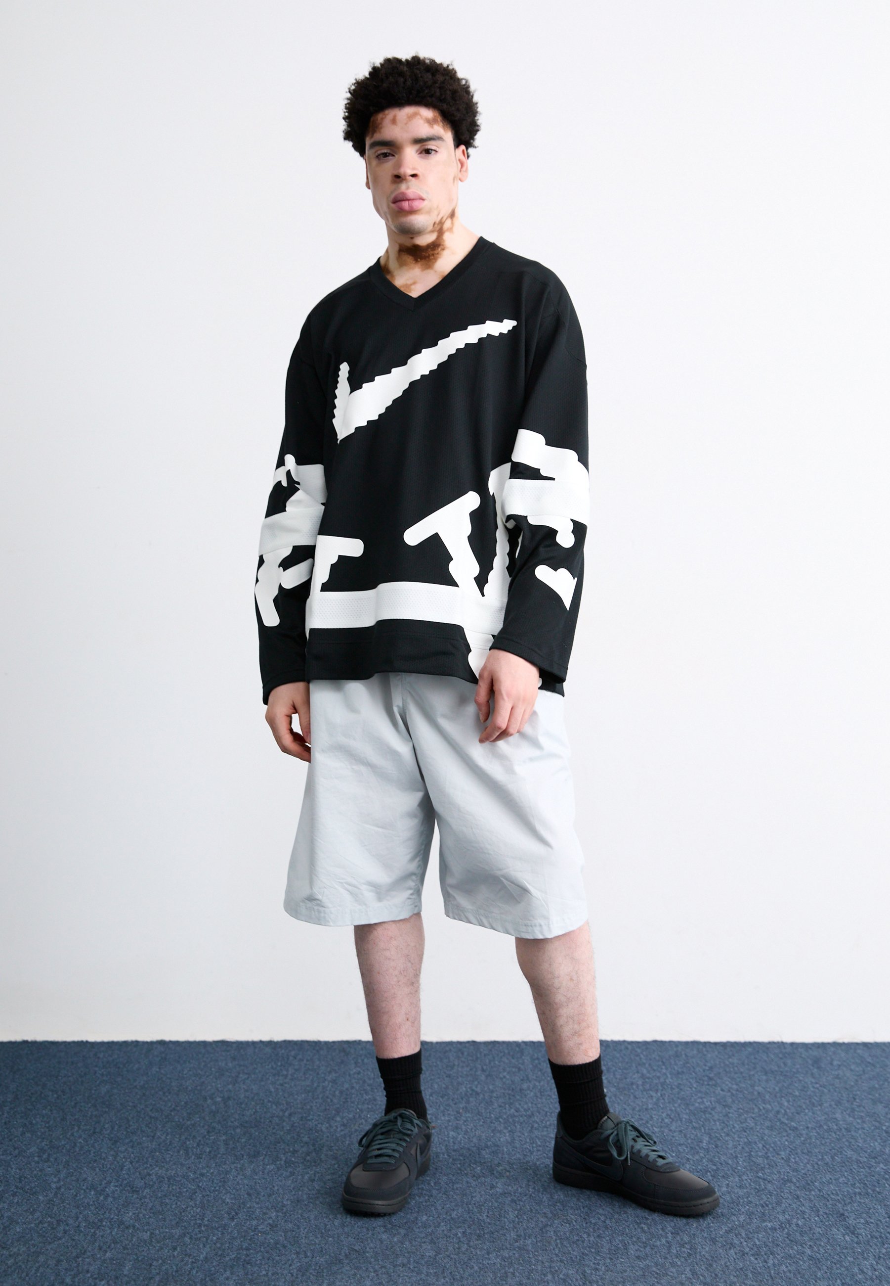 Nike Sportswear CLUB HOCKEY NEO - Long sleeved top - black/white