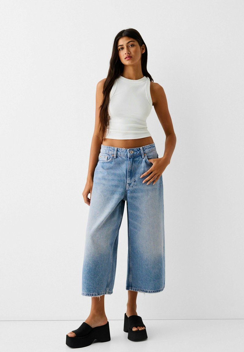 Bershka Relaxed fit jeans donkerblauw Bershka Relaxed fit jeans donkerblauw