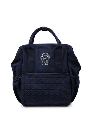 Borsa in nylon blu marino con tasca frontale trapuntata, doppi manici superiori e logo a forma di elefante. Presenta una texture liscia e un design spazioso.