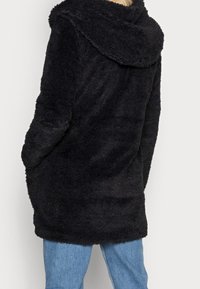 Vero Moda Abrigo de invierno - black