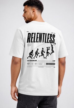 Neverless, HERREN T-SHIRT - SPORTS DESIGN RELENTLESS- OVERSIZED RELAXED FIT - Print T-shirt - weiß