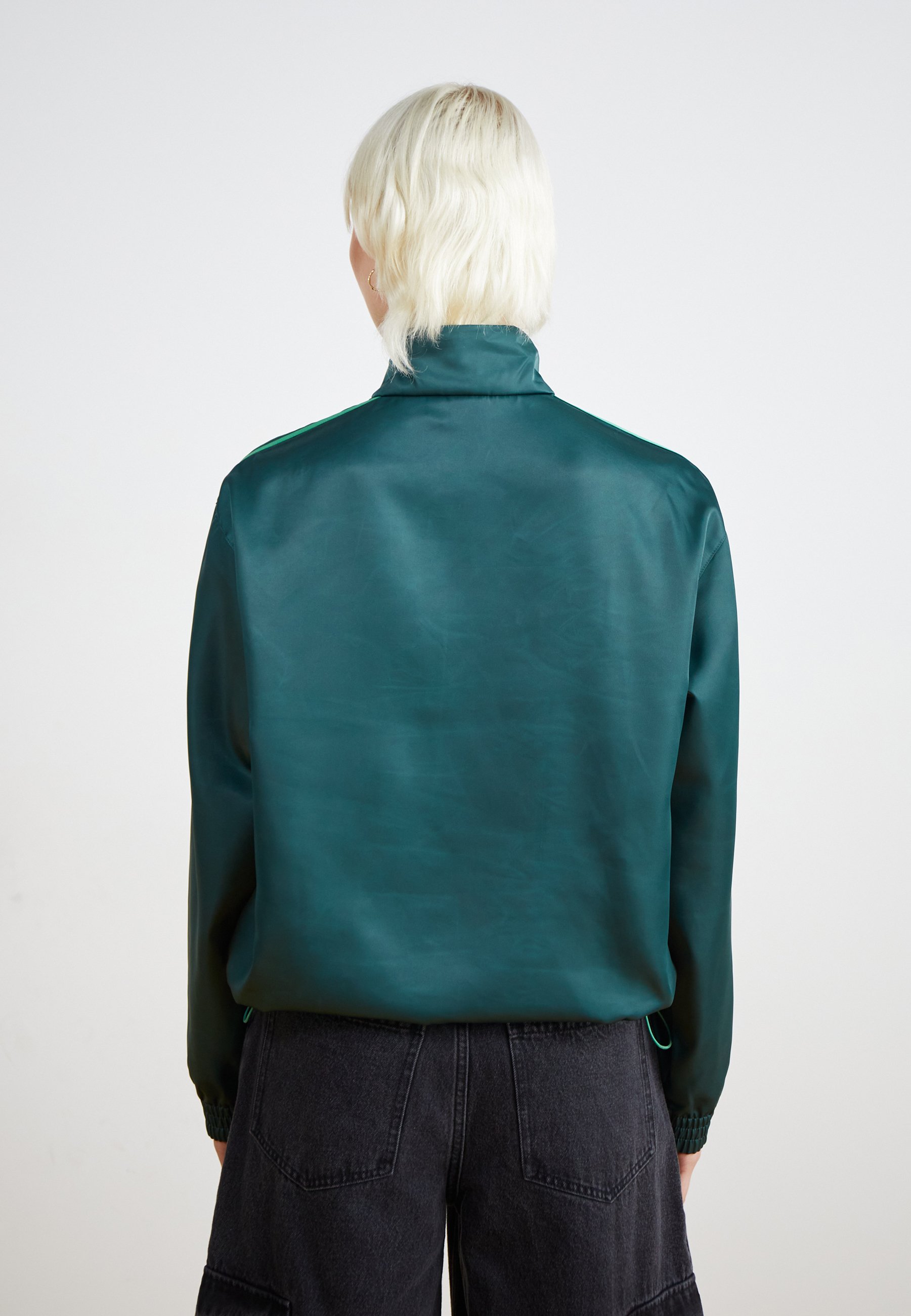ジャケット adidas Satin Windbreaker Midgreen adidas Originals LOOSE SATIN TRACK - Training jacket