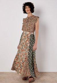Apricot Blus - khaki