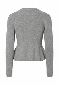 Pull gris côtelé avec des manches longues, un col rond et un ourlet peplum. Texture douce et design ajusté.