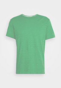 T-shirt vert à manches courtes en tissu doux et texturé. Comprend un col rond et une coupe droite. Aucun motif ou accent visible.
