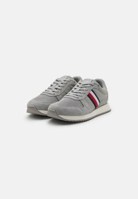 Tommy Hilfiger RUNNER EVO MIX - Zapatillas - antique silver