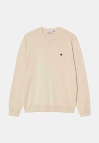 Suéter de punto beige, de cuello redondo, de mangas largas, con puños y dobladillo de canalé, presenta un pequeño logo negro en el lado izquierdo del pecho, con una textura suave.