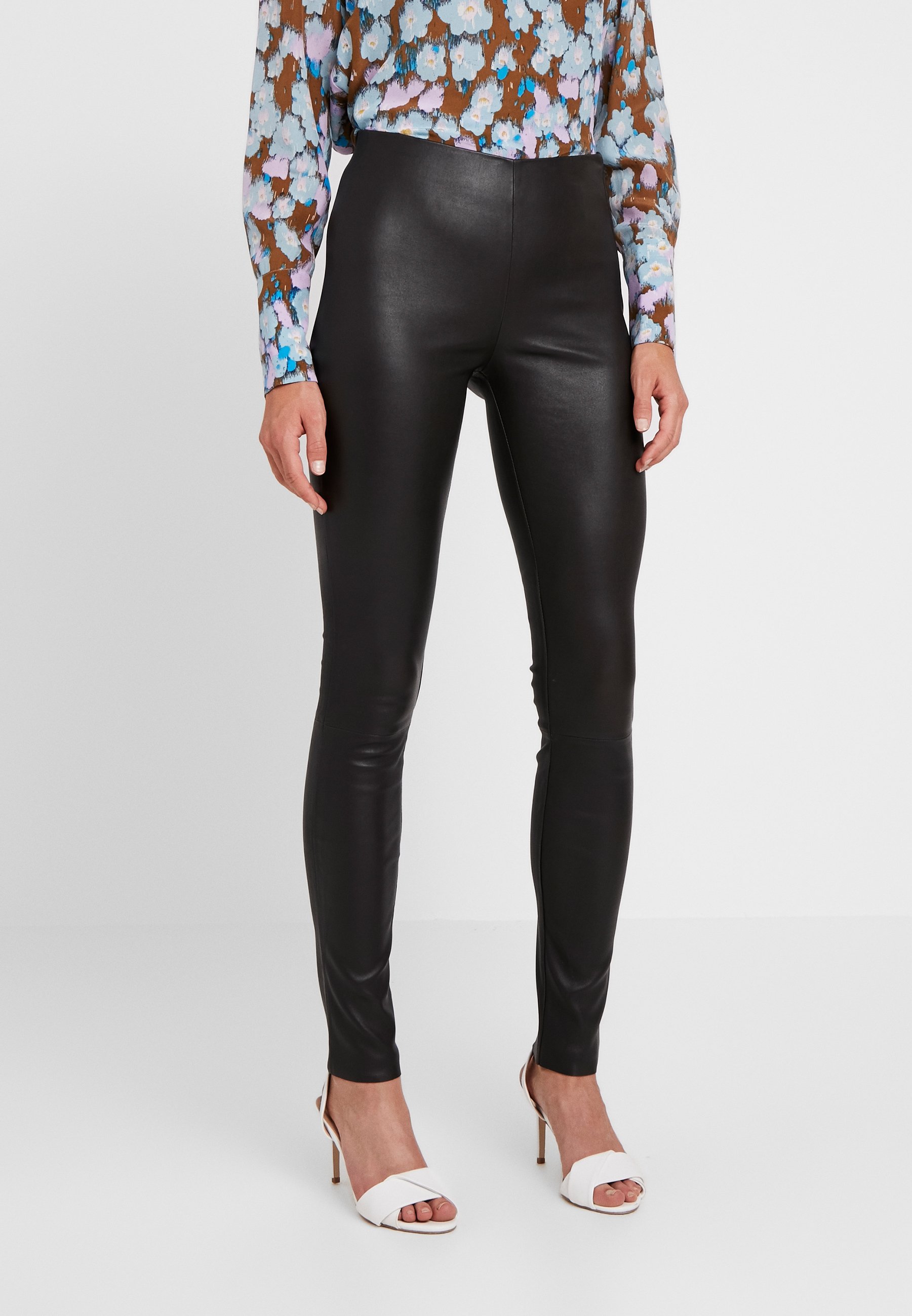 Levete Room GLORIA Leggings coffee beansvart Zalando.no Black Gloria 1 Pants Skinn Levete Room Skinnbukser - Dameklær er billig