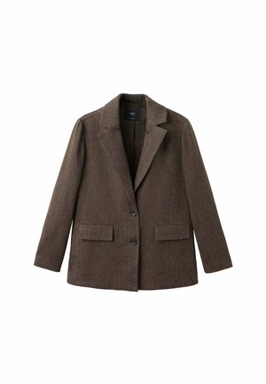 Blazer de lana marrón con solapas con muesca, dos botones delanteros y bolsillos con solapa, presentado sobre un fondo blanco.