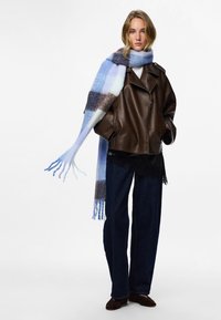 Pieces PCJOVA LONG - Šalikas - hot fudge/baby lavender