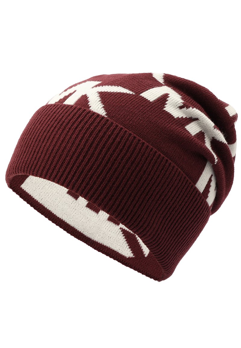 Bonnet en tricot bordeaux avec un motif géométrique blanc ; il présente un bord-côte et une texture douce ; conçu pour épouser parfaitement la tête.