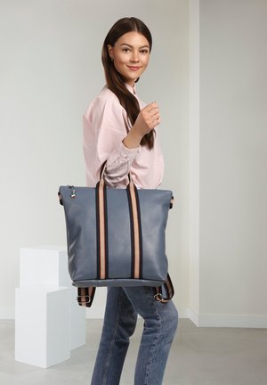 DrachenLeder, Rucksack - hellblau