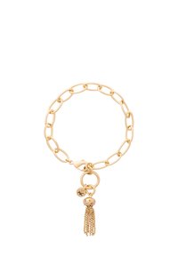 Gouden metalen schakelarmband met grote schakels, voorzien van een ronde hanger en een franjes gemaakt van gouden kettingen met een decoratieve kraal en accenten.