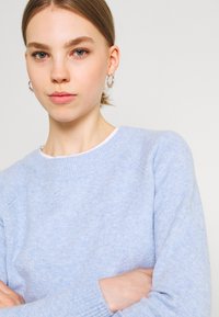Vero Moda VMDOFFY - Camisola - grapemist melange
