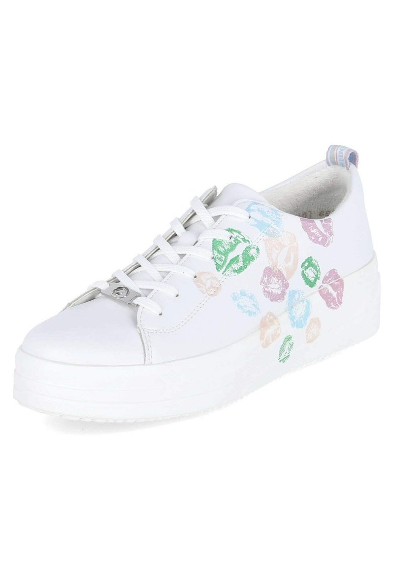 Sneaker bianca con suola in gomma testurizzata, caratterizzata da design di impronte di labbra multicolori in tonalità pastello sul lato esterno e lacci classici.