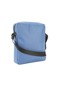 Borsa a tracolla rettangolare blu, realizzata in materiale sintetico liscio, con spallacci neri regolabili e chiusura con zip superiore.