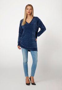 Guess RELAXED FIT - Trui - blau