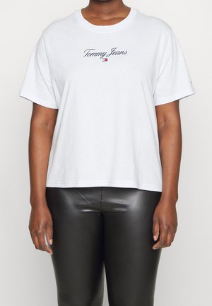 Hvid bomulds T-shirt med korte ærmer, der har et marineblåt broderet "Tommy Jeans" logo på tværs af brystet. Løs pasform.