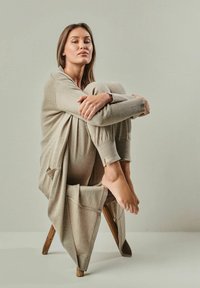 YOU LOOK PERFECT MERINO WOOL LOUNGEWEAR SET 3 PIECES - Nachtwäsche Set - taupe