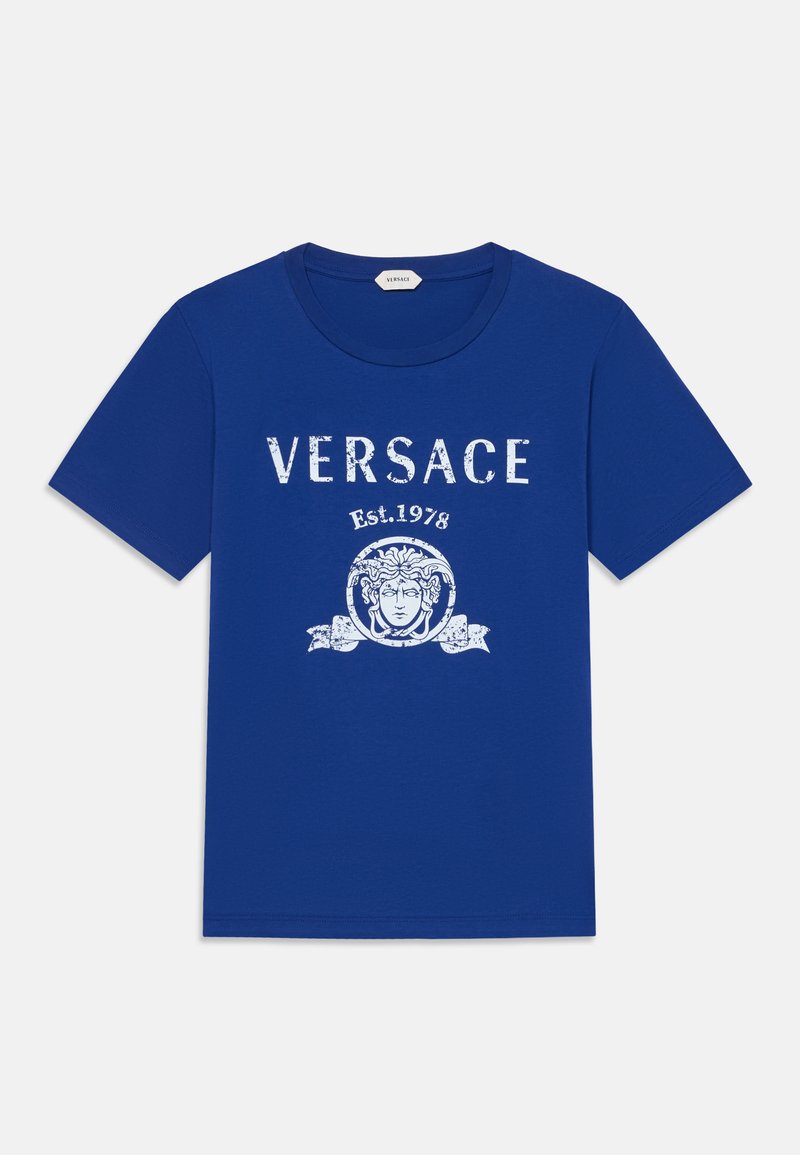 Μπλε κοντομάνικο T-shirt με λευκό φθαρμένο λογότυπο Versace, γραφικό κεφάλι Μέδουσας και το κείμενο «Est. 1978» στο εμπρός μέρος.