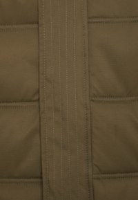 Cost:bart Abrigo de invierno - green