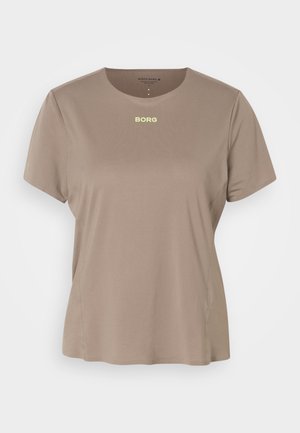 Taupe kortærmet t-shirt med rund halsudskæring og "BORG" trykt i lysegul, centreret på brystet, vist mod en ensfarvet baggrund.