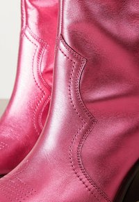 Next SIGNATURE FOREVER COMFORT WESTERN - Botine cowboy/biker - pink metallic
