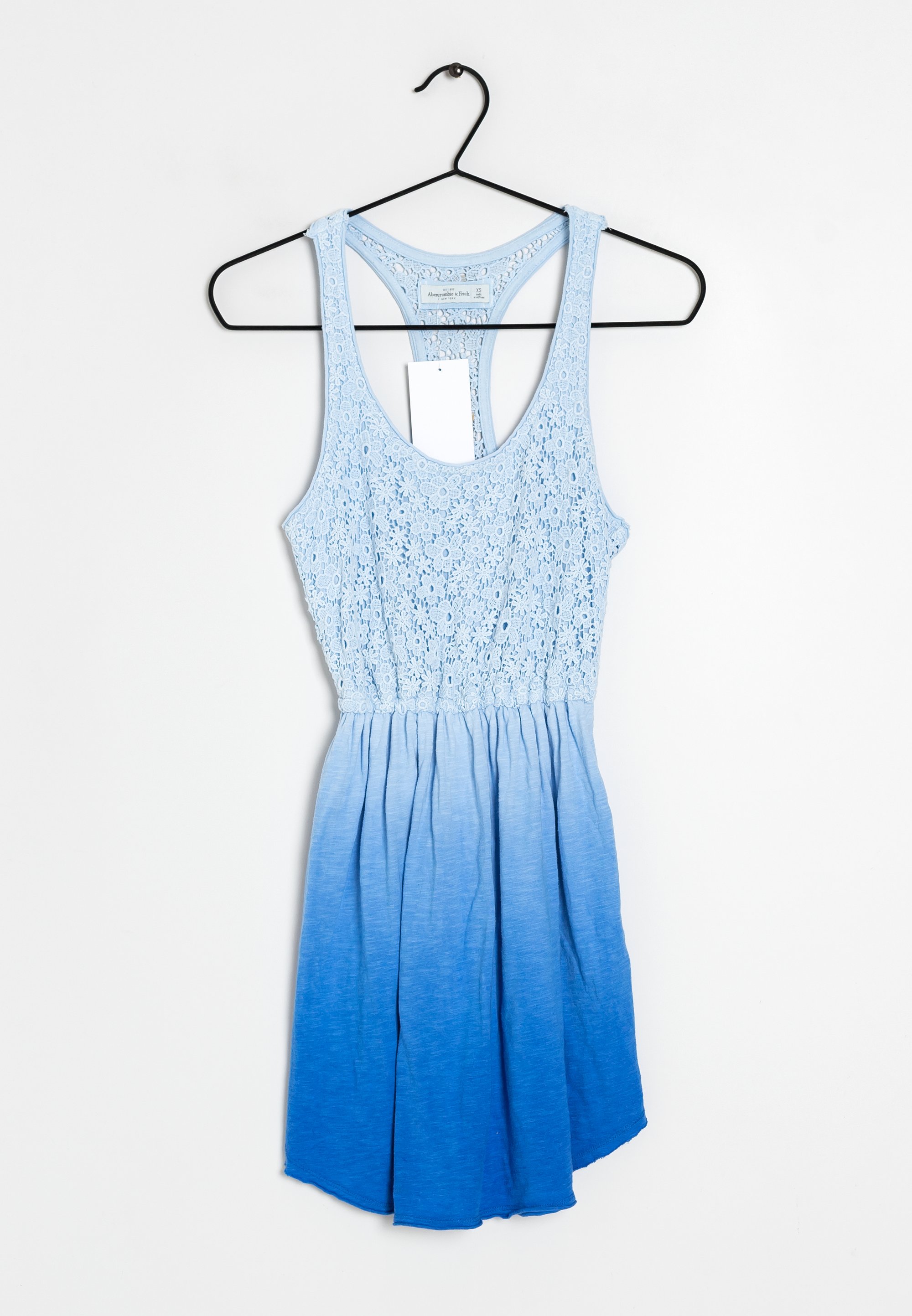 abercrombie blue and white dress Abercrombie Floral Jersey Dress  Little White Sneakers