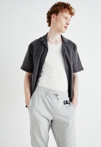 GAP - Spodnie treningowe