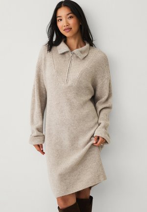 Gebreide jurk - farbe beige