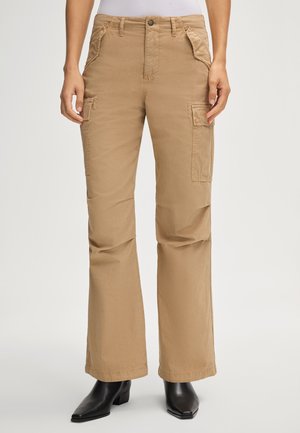 Beige Cargo-Hosen mit geradem Bein, ausgestattet mit Seitentaschen und einem Knopfverschluss, aus weichem, strapazierfähigem Stoff.