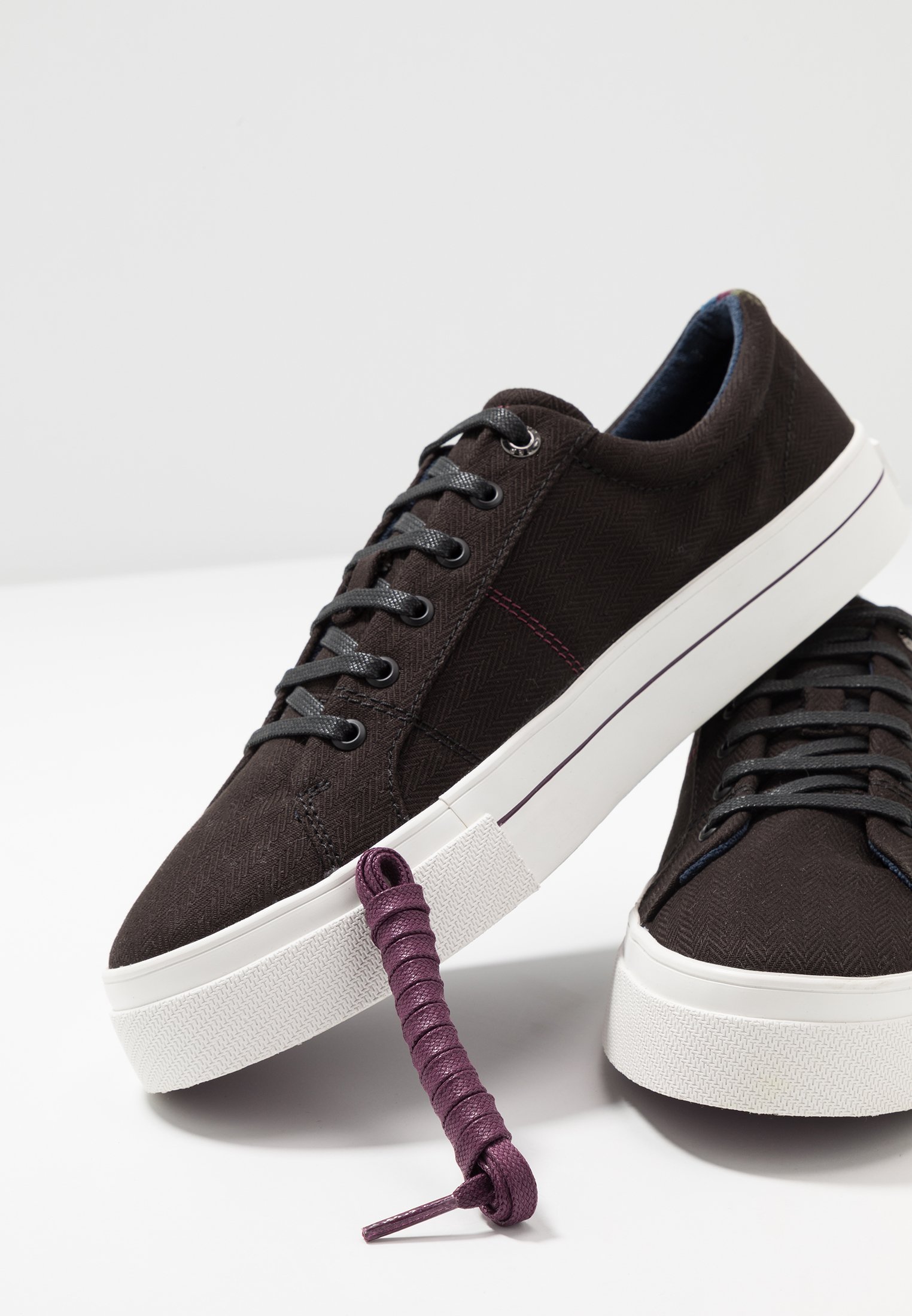 ted baker eshron trainers