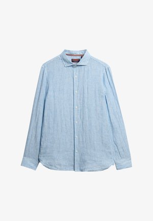 Camicia azzurra chiara con righe bianche verticali, maniche lunghe, colletto classico e orlo curvo, realizzata in un tessuto morbido e strutturato.