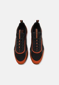 EA7 Emporio Armani LACES UNISEX - Tenisice - black/robois tea