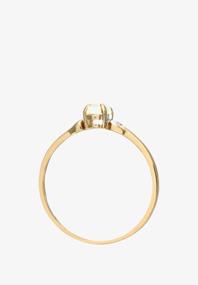 Kuldne sõrmus sileda käevõruga ja ruudukujulise opaalikiviga, millel on poleeritud viimistlus ja valguse peegeldav pind.