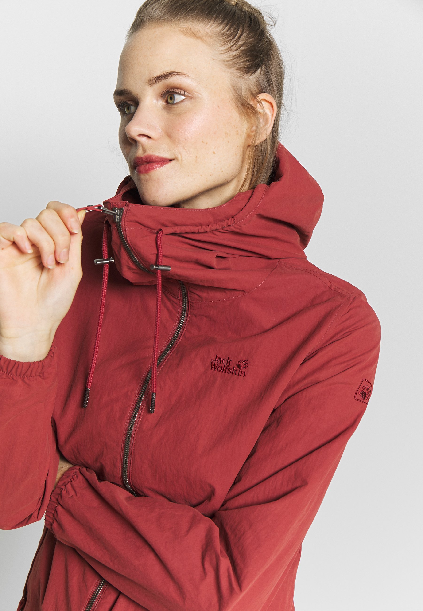 jack wolfskin waterfall rot jack wolfskin waterfall rot